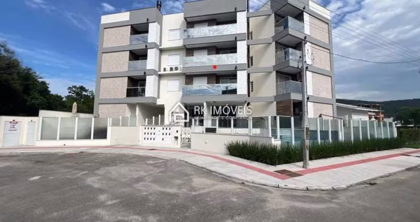 Apartamento de 3 dormitórios, semi mobiliado, vaga de garagem, frente rua e vista Morro em Palmas/Governador Celso Ramos