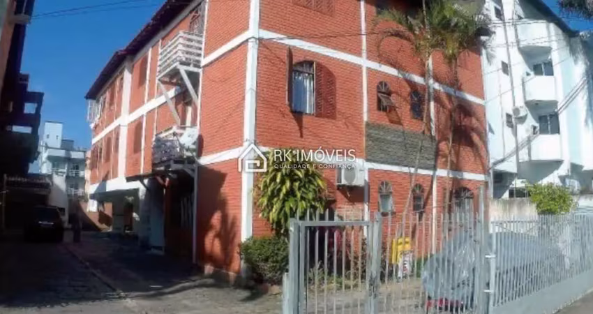 Excelente apartamento a 200 metros da praia de canasvieiras.