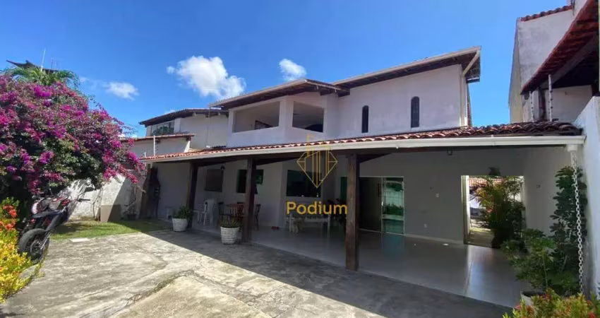 Casa com dois pavimentos em localização privilegiada no Portal do Sol - CA0071