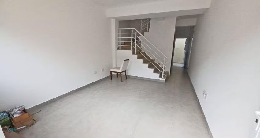 Sobrado com 2 quartos à venda, 65 m² por R$ 315.000 - Tude Bastos (Sítio do Campo) - Praia Grande/SP