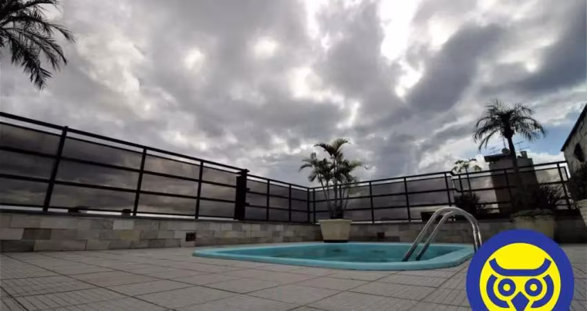 Cobertura duplex com 382m2 privativos, 4 quartos(2 suítes), 2 vagas de garagem - Centro Fpolis/SC
