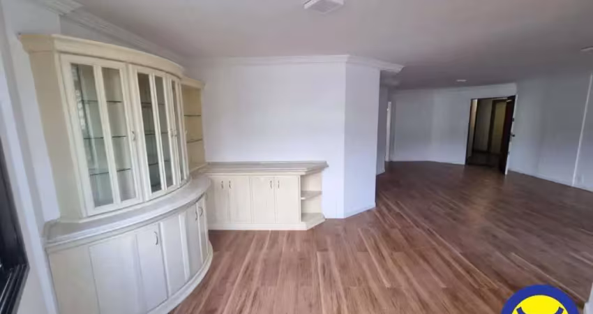 Apartamento 3 suites, 2 vagas, Centro, à 900m da Beira Mar Norte