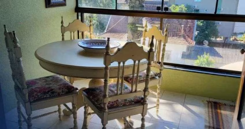 Imóvel para venda possui 153 metros quadrados com 3 quartos em Centro - Canela - RS
