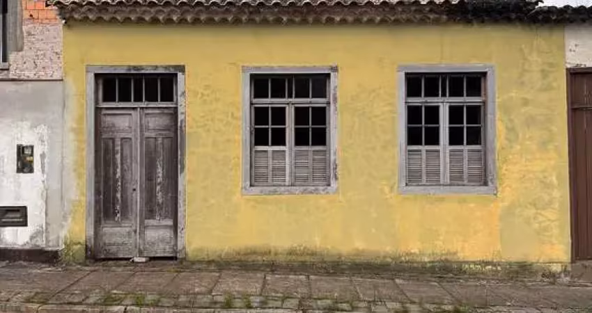 Sala comercial a venda no centro historico, em sã0  francisco do sul,sc.