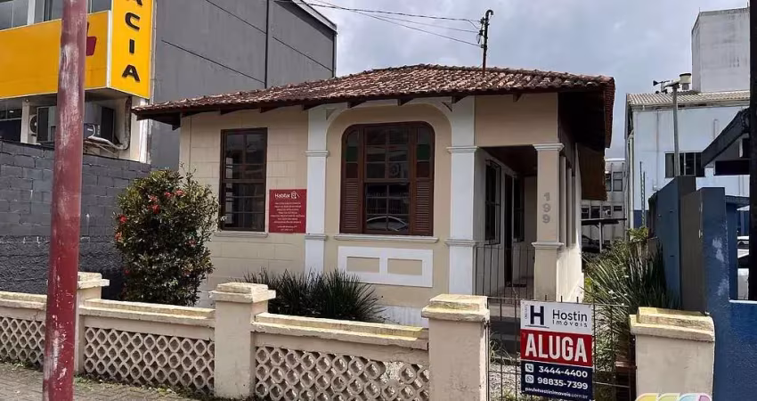 Casa com 2 quartos para alugar na rua barão do rio branco, Centro, São Francisco do Sul