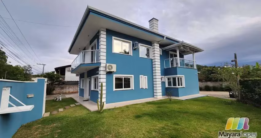 SOBRADO REGIÃO CENTRAL EM São Francisco do Sul, SC