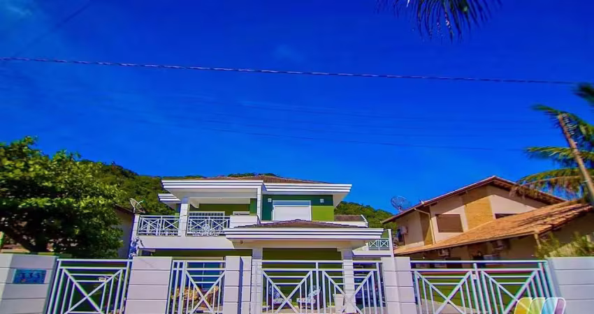 Casa com 6 quartos à venda na Rua Madri, Itaguaçu, São Francisco do Sul