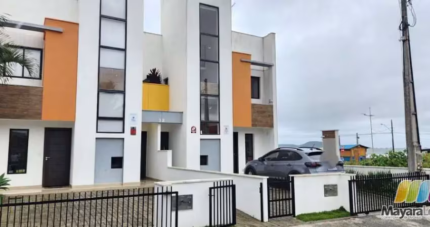 Triplex a 50mts da praia de itaguaçu com vista para o mar