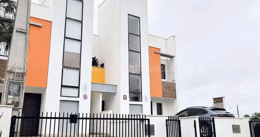 Triplex a 50mts da praia de itaguaçu com vista para o mar