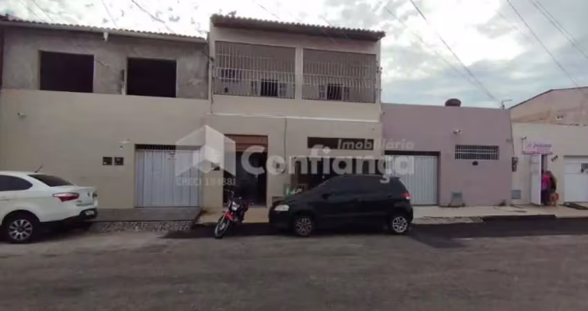 Casa com 4 quartos à venda na Rua Eretides Alencar, 280, Jardim Iracema, Fortaleza
