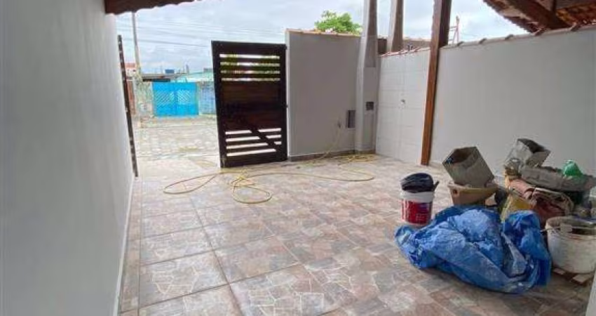 Casa para Venda em Mongaguá, Florida Mirim, 2 dormitórios, 1 suíte, 2 banheiros, 2 vagas