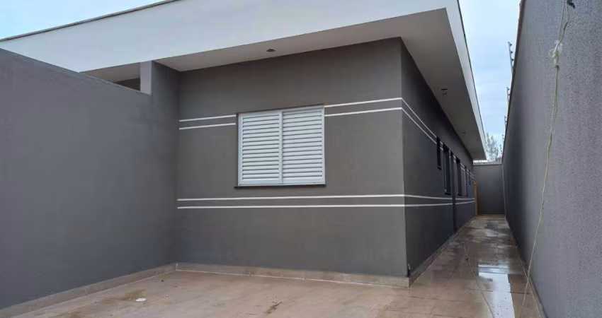 Casa para Venda em Itanhaém, Tupy, 3 dormitórios, 1 suíte, 1 banheiro, 2 vagas
