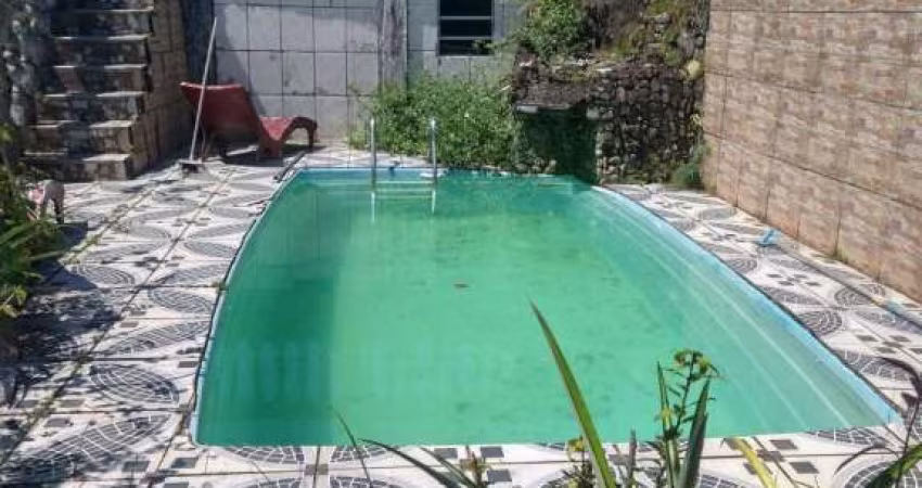Sobrado para Venda em Itanhaém, Santa Terezinha, 3 dormitórios, 1 suíte, 4 banheiros, 2 vagas