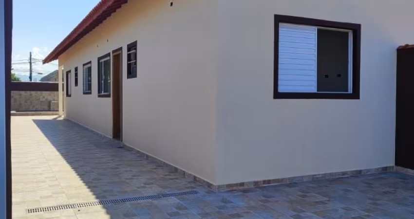 linda casa com piscina em itanhaem - sp