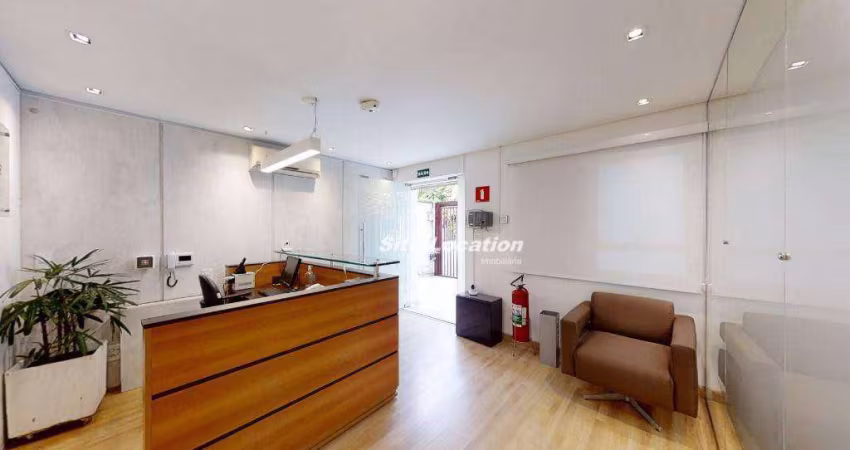105154 Casa comercial de 2 pavimentos com 3 vagas de garagem . Térreo com recepção, sala de espera, 2 banheiros, sala com 4 estações de trabalho, almo