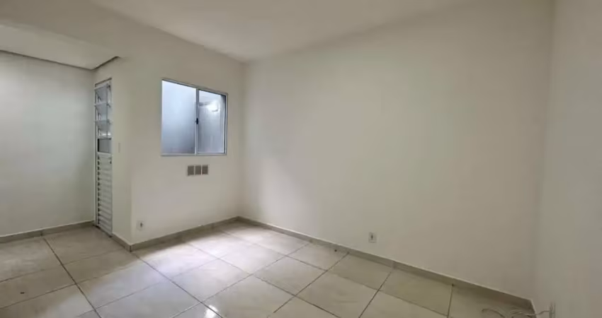 Kitnet / Stúdio para alugar na Rua Tapari, 209, Vila Esperança, São Paulo