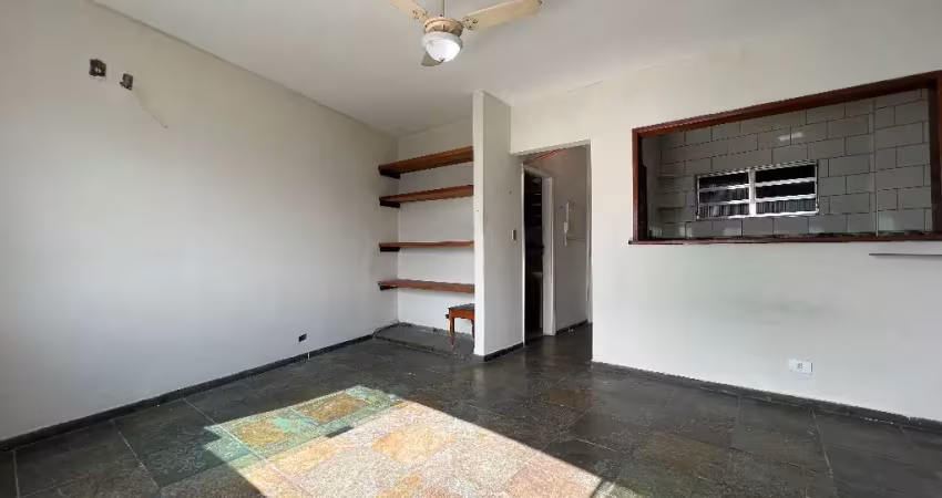 Sala living/vista mar/banheiro/cozinha conceito aberto/lazer total