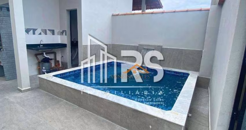 Casa com 2 dormitórios com Piscina