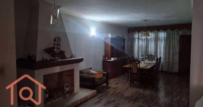 Sobrado em bairro nobre com 4 suites e 9 vagas