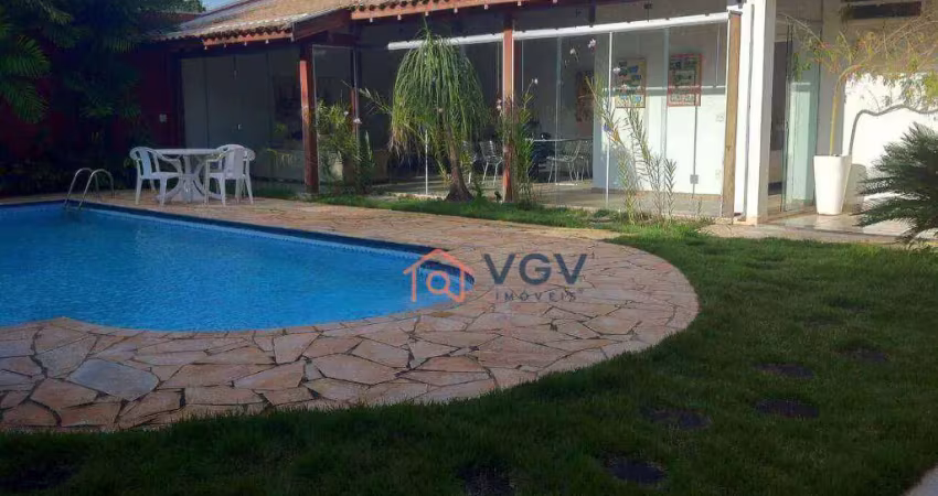 Casa com 3 dormitórios, piscina, churrasqueira, jardim  - Parque Universitário - Franca/SP