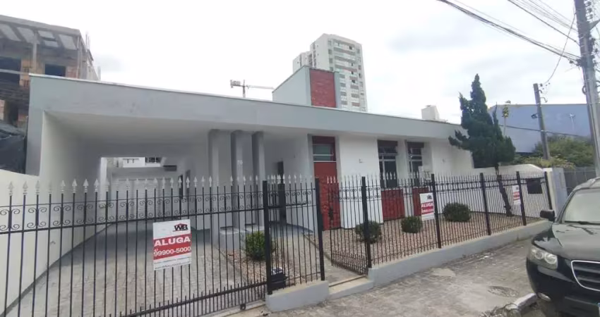 Casa comercial para locação em itajaí, vila operária, 3 dormitórios, 1 suíte, 1 banheiro, 2 vagas