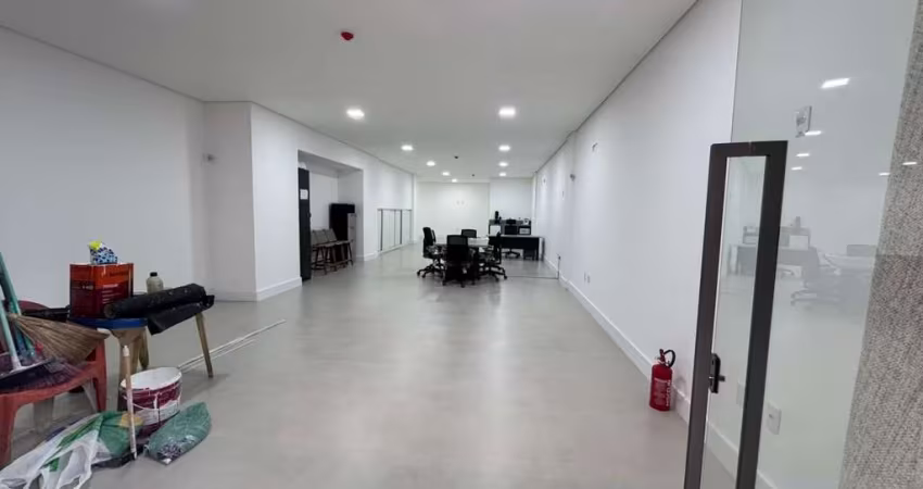 Ponto Comercial para Locação em Balneário Camboriú, Centro, 1 banheiro