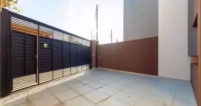 Casa com 2 quartos à venda na Rua Gabriel Nivers, 15, Jardim das Oliveiras, São Paulo