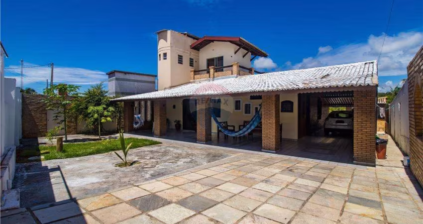 Linda casa na praia de Barra de Tabatinga próximoa Lagoa de Aritúba com 4 Quartos,1 Dependência e área de lazer completa com piscina.