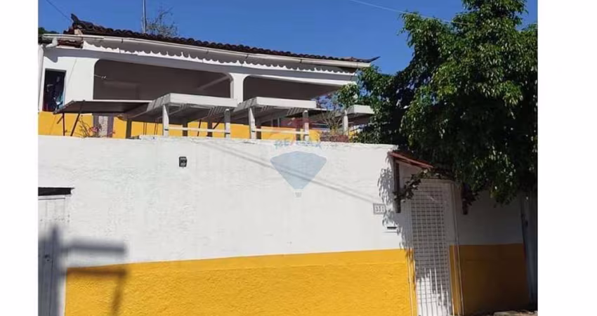 casa com 6 suítes mais um  ponto comercial