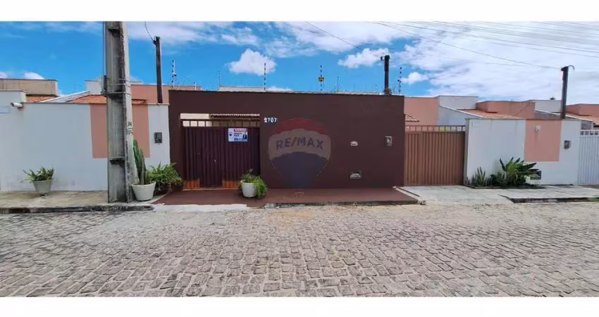 vendo Linda casa em Pium  no Portal do Sol com três quartos
