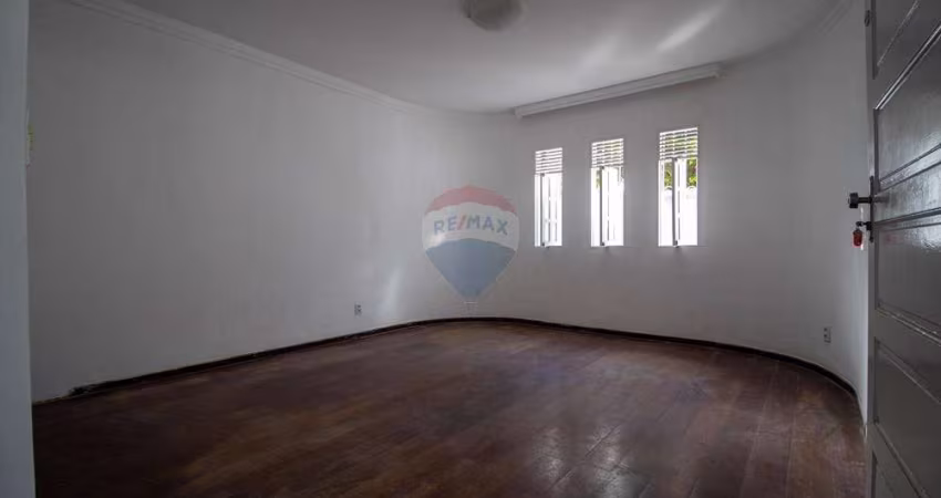 Invista em uma casa perfeita para você e sua família: ampla, bem localizada e com 4 Quartos, em Lagoa Nova