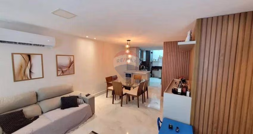 'Casa em condomínio fechado duplex com 3 suítes em Capim Macio!'