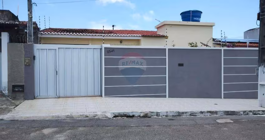 CASA COM 2 DORMITÓRIOS EM CANDELÁRIA