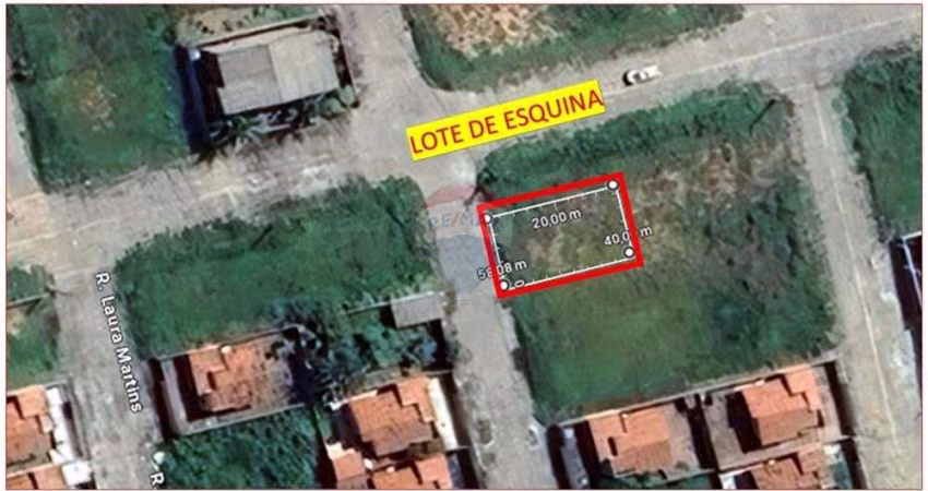 Terreno de esquina com infra estrutura