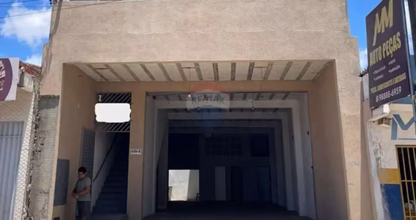 Prédio comercial na Av. Moema Tinoco - Superior