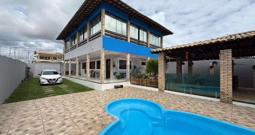 Casa com 03 Quartos e área de lazer com piscina na Praia de Cotovelo: