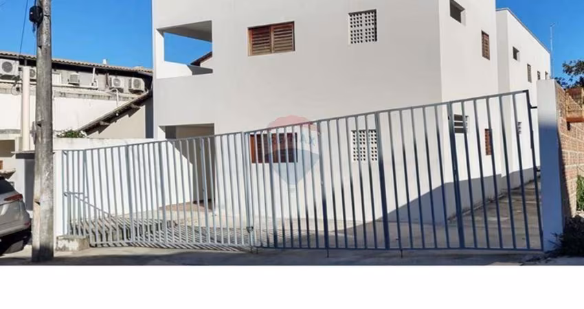 Predio com 6 Apartamentos