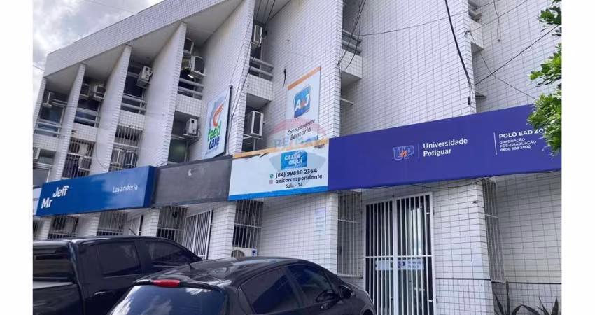 SALA 213 PARA LOCAÇÃO COMERCIAL 24m²/ NO PONTA NEGRA CENTER
