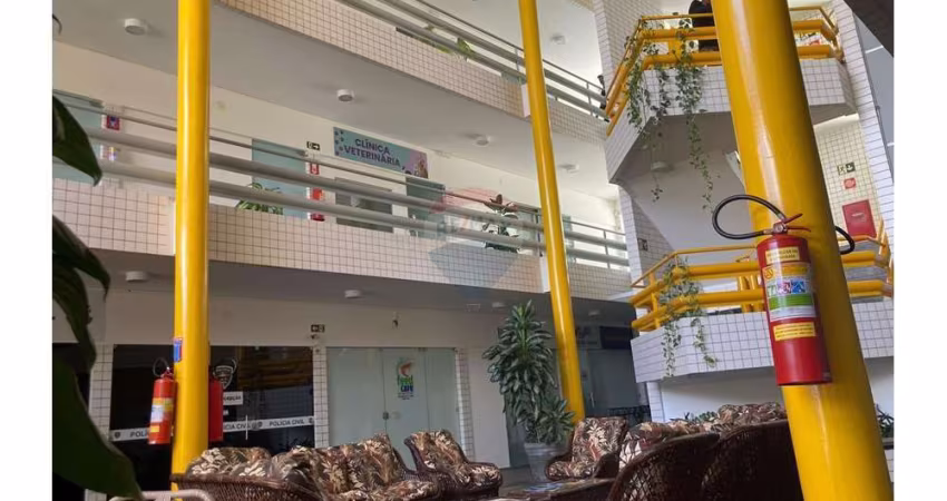 SALA 205 PARA LOCAÇÃO COMERCIAL 24m²/ NO PONTA NEGRA CENTER