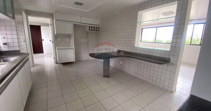Venha morar com exclusividade neste apartamento de 245m2 e 5 suítes, em Petrópolis!