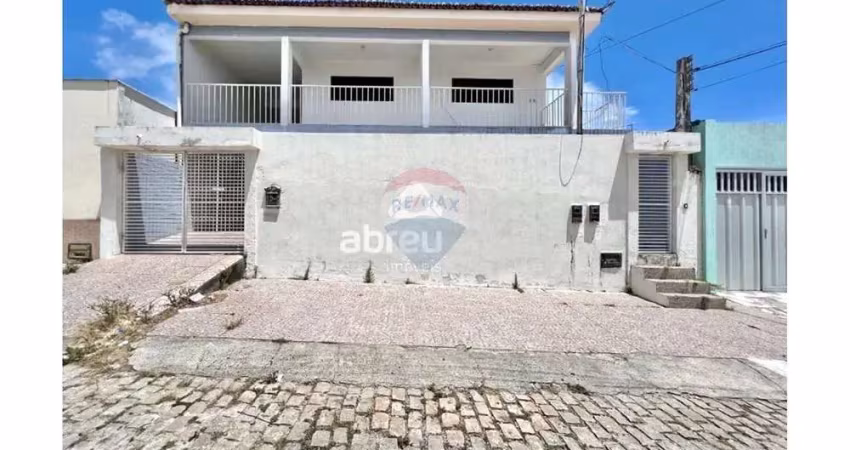 Casa à venda no Candelária, Natal 