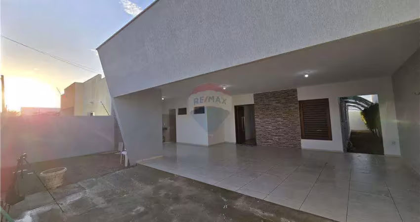 Casa moderna com espaço gourmet e segurança no caminho do sol – 3 quartos, sendo 1 suíte