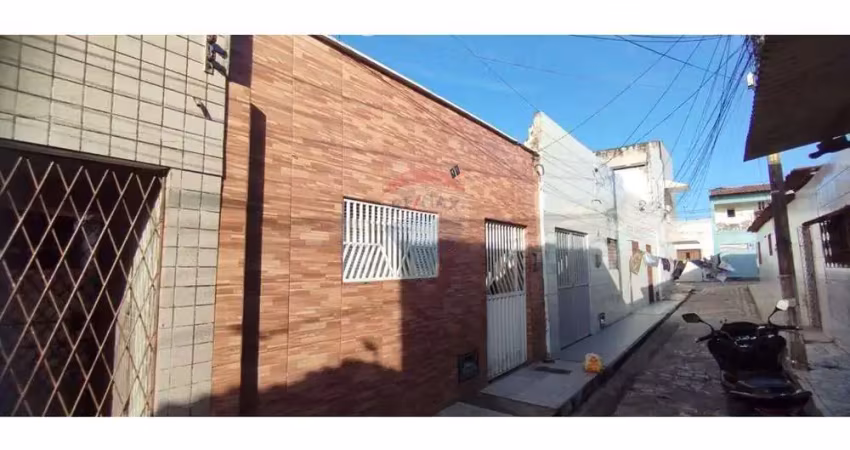 Casa com 2 quartos à venda no Alecrim, Natal 