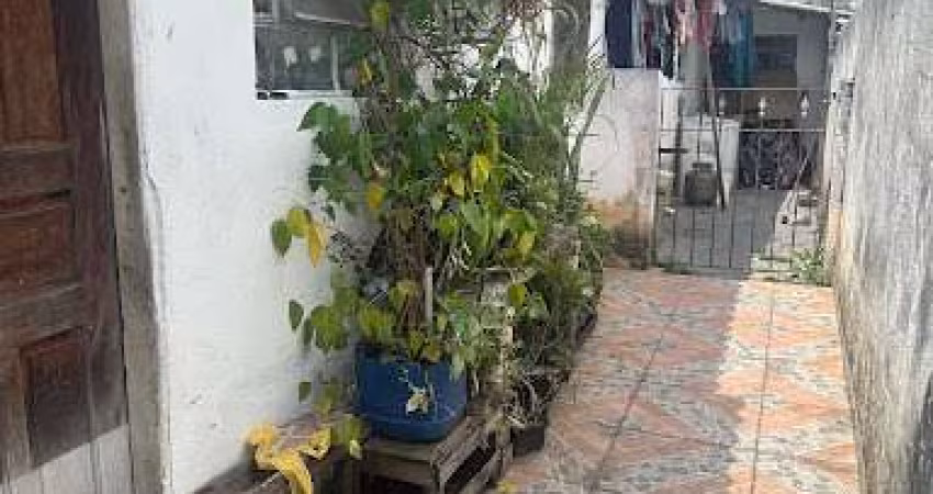 Casa com 2 dormitórios à venda, 200 m² por R$ 640.000,00 - Socorro - Mogi das Cruzes/SP