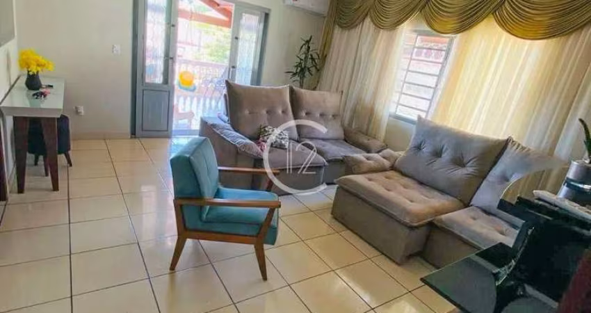 Sobrado com 3 dormitórios à venda, 200 m² por R$ 690.000,00 - Jardim Satélite - São José dos Campos/SP
