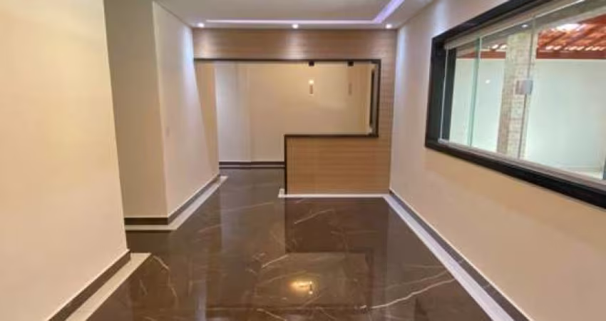 Vendo Ótima Casa com Piscina na Praia Grande