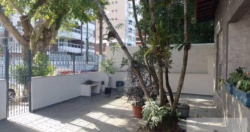 Casa Isolada com 04 Dormitórios - Canto do Forte -