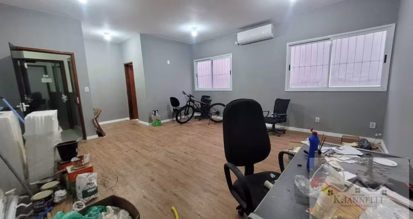 Sala Comercial na Aviação, Recém Reformada na Av. Pres. Kennedy