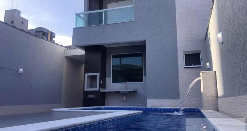 Sobrado Alto Padrão na Tupi - 3 Suítes + Piscina e Churrasqueira