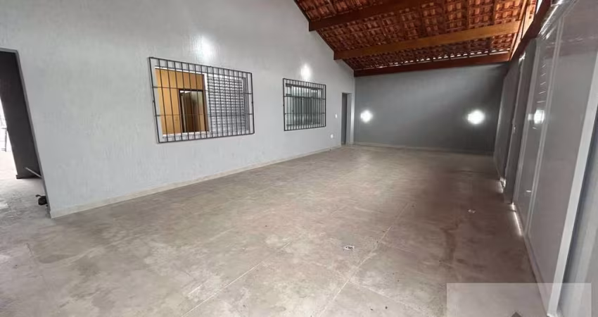 Casa Isolada em Praia Grande – R$870.000,00 – 4 Quartos e Espaço Gourmet